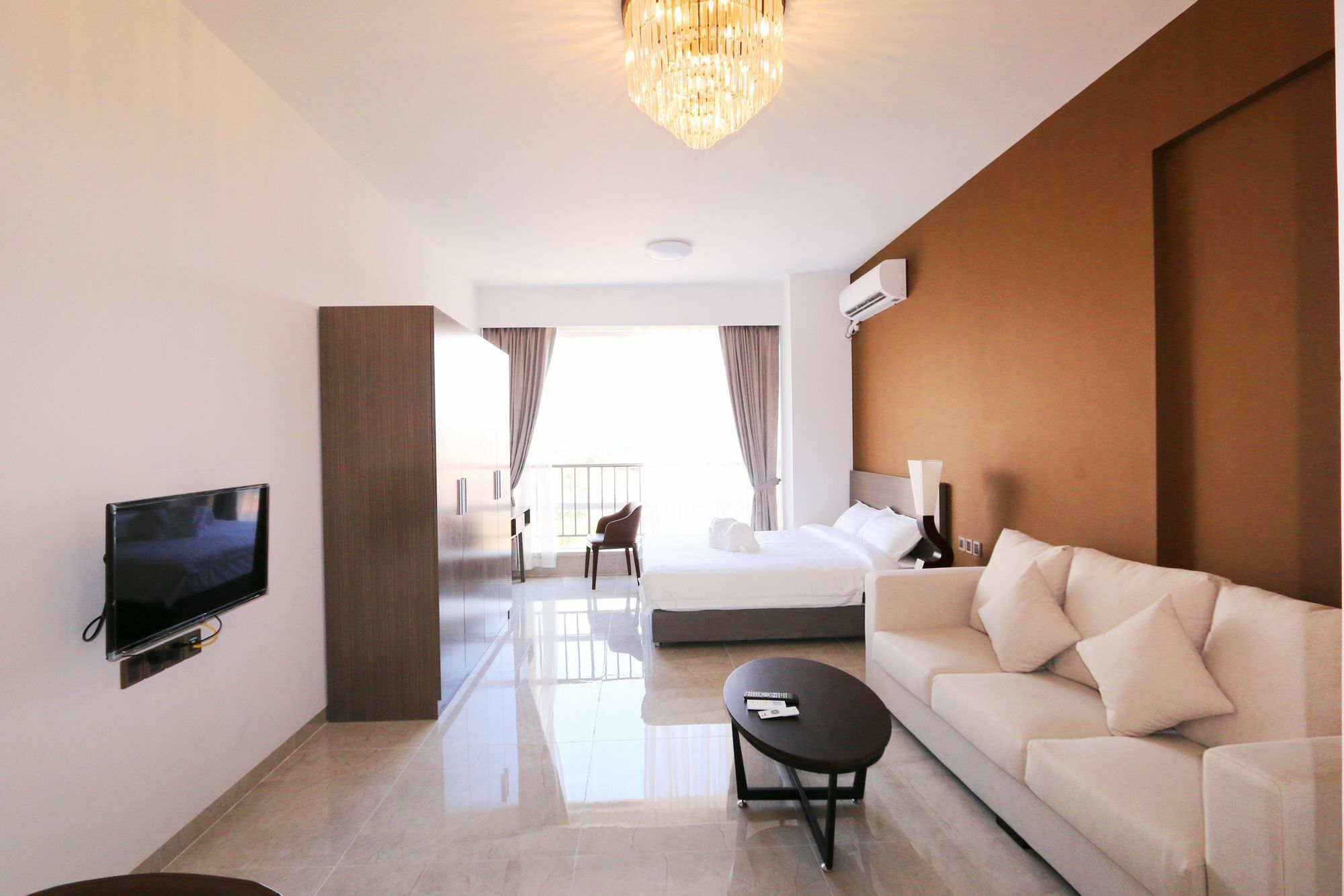 Eastland Hotel & Apartment Phnom Penh Eksteriør bilde