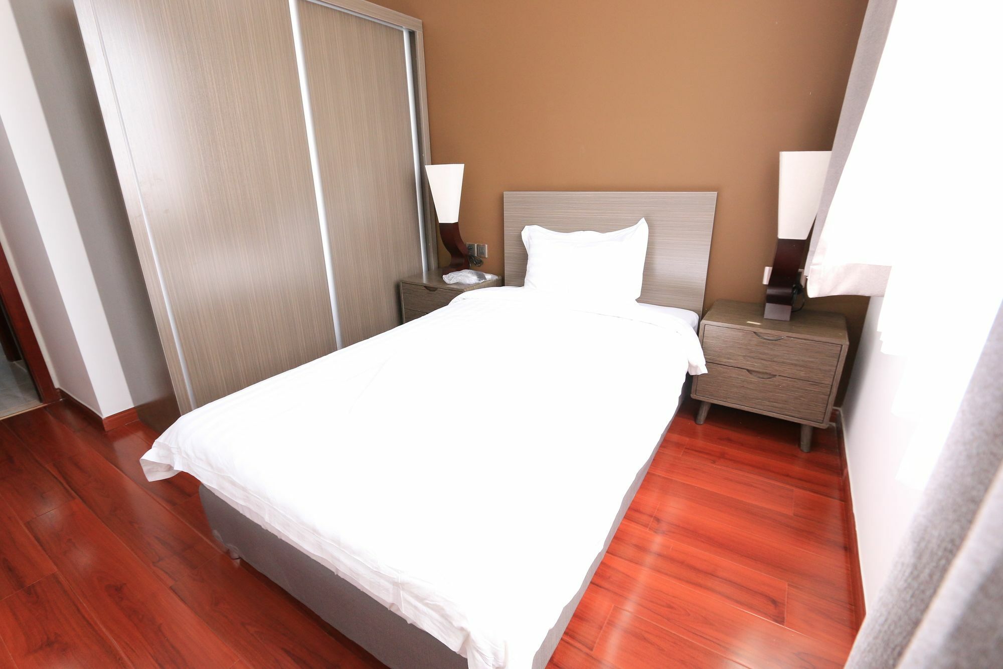 Eastland Hotel & Apartment Phnom Penh Eksteriør bilde
