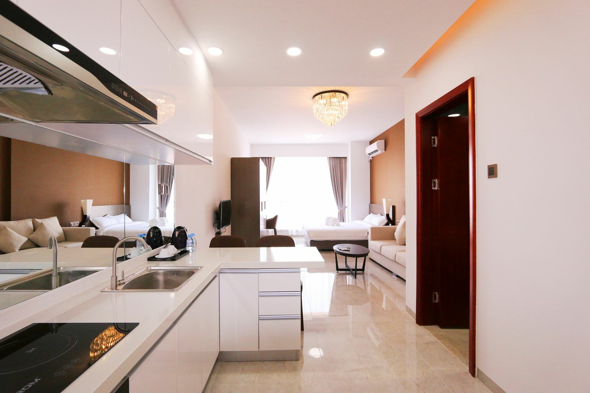 Eastland Hotel & Apartment Phnom Penh Eksteriør bilde