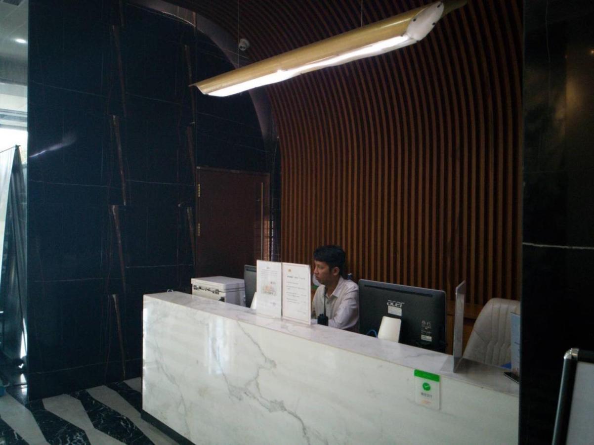 Eastland Hotel & Apartment Phnom Penh Eksteriør bilde